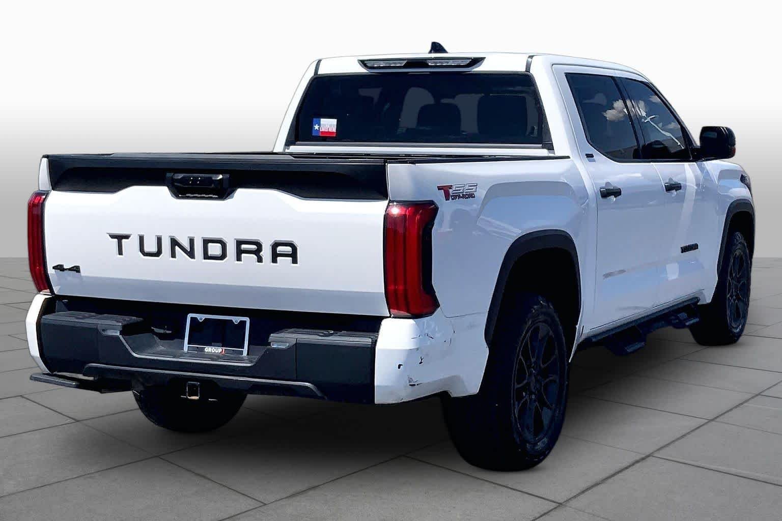 Used 2023 Ice Cap Toyota SR5 image 13