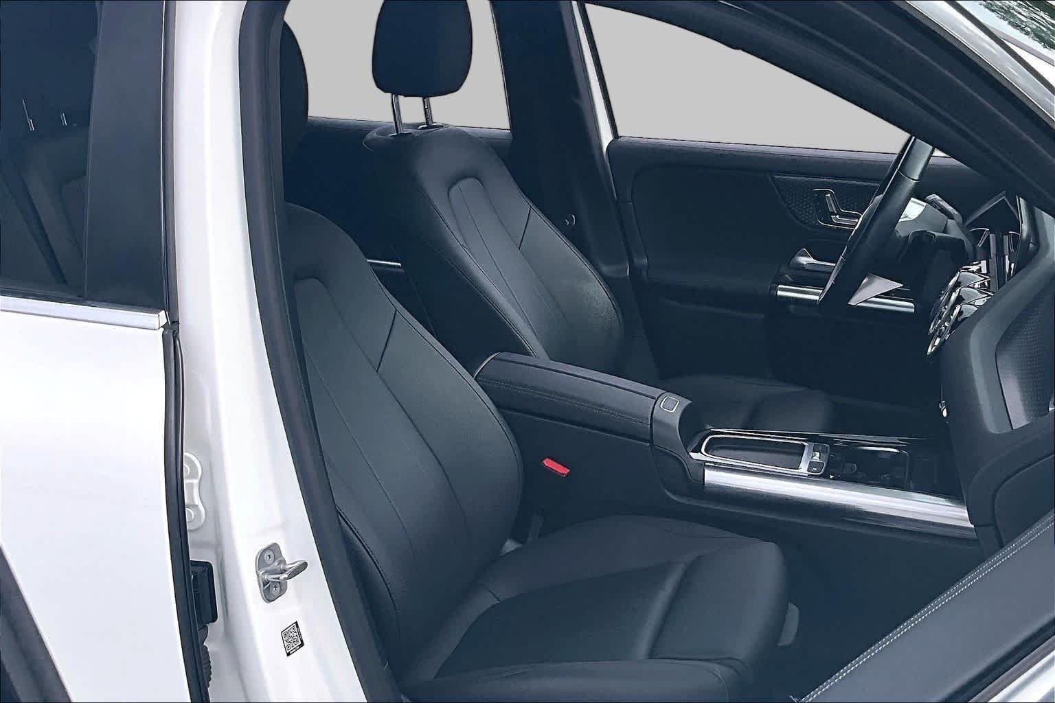 Used 2025 Polar White Mercedes-Benz GLA 250 image 9