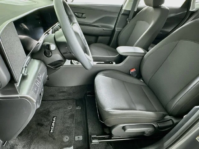New 2027 Gray Hyundai SE image 9