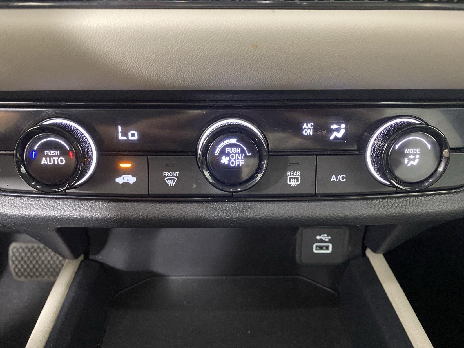 Used 2024 Lunar Silver Metallic Honda LX image 22