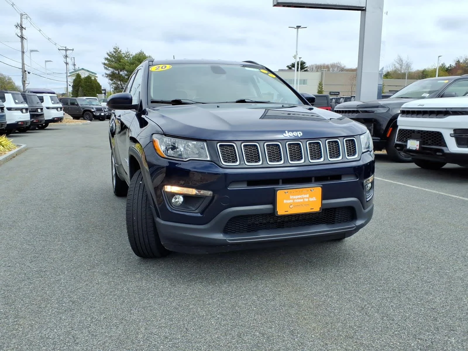 Certified Used 2020 Jazz Blue Pearlcoat Jeep Latitude image 4