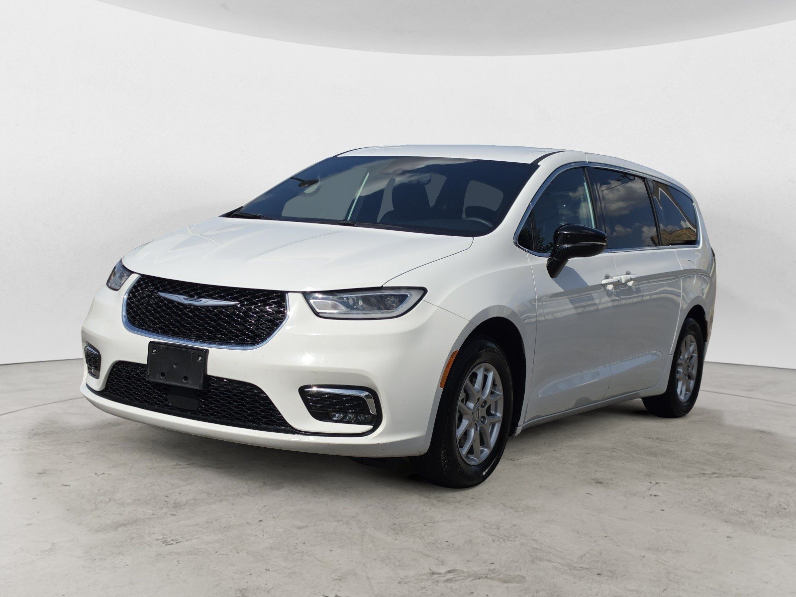 Used 2025 Bright White Clearcoat Chrysler Select image 6