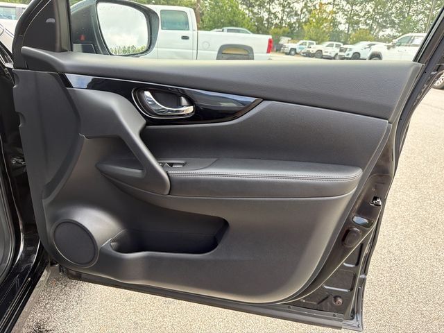 Used 2022 Black Nissan SL image 14