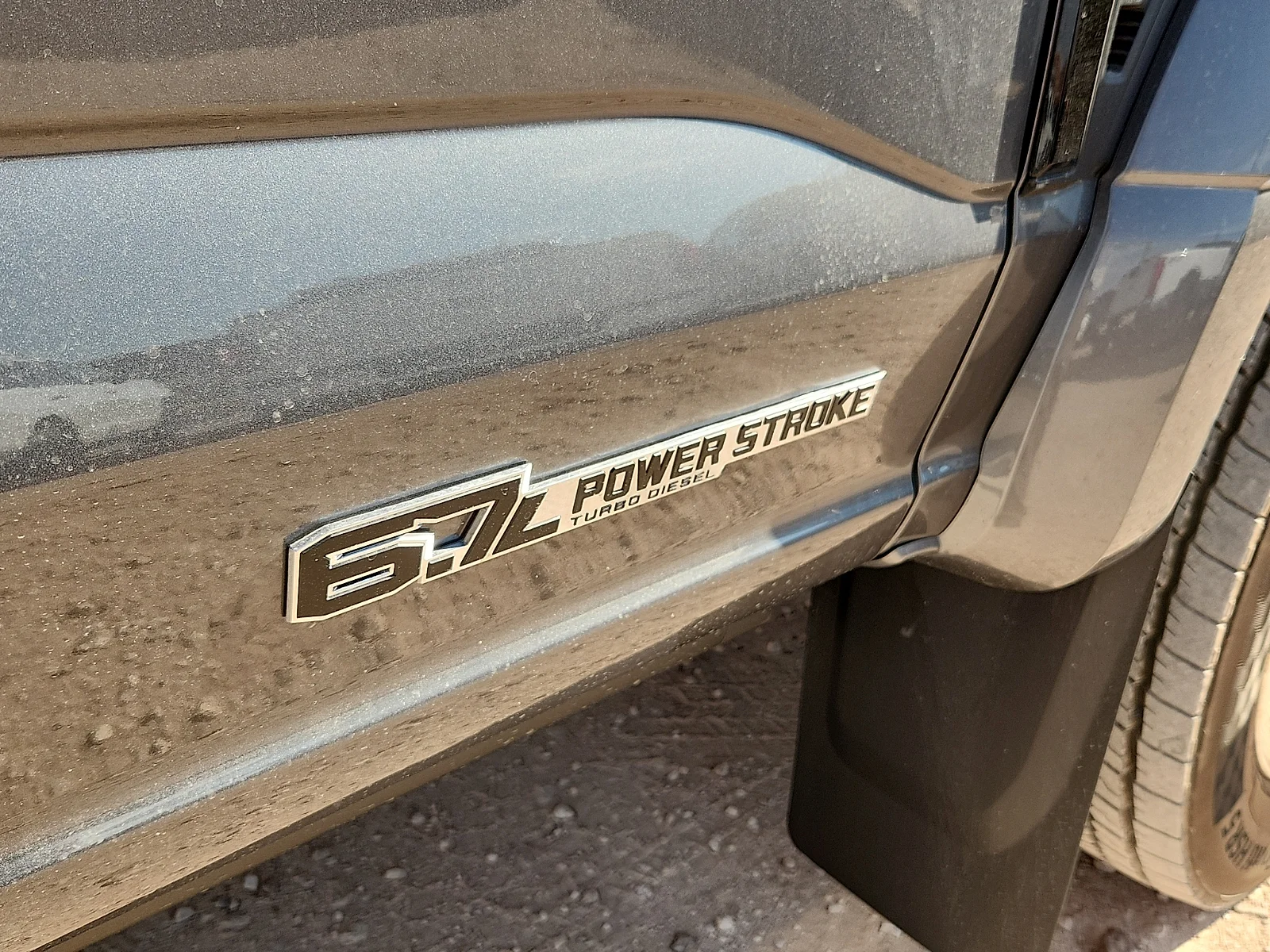 New 2027 Carbonized Gray Metallic Ford Platinum image 11