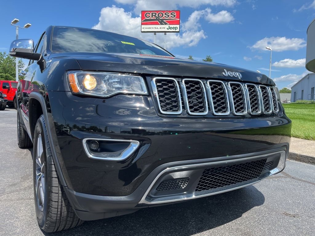 Used 2021 Diamond Black Jeep Limited image 47