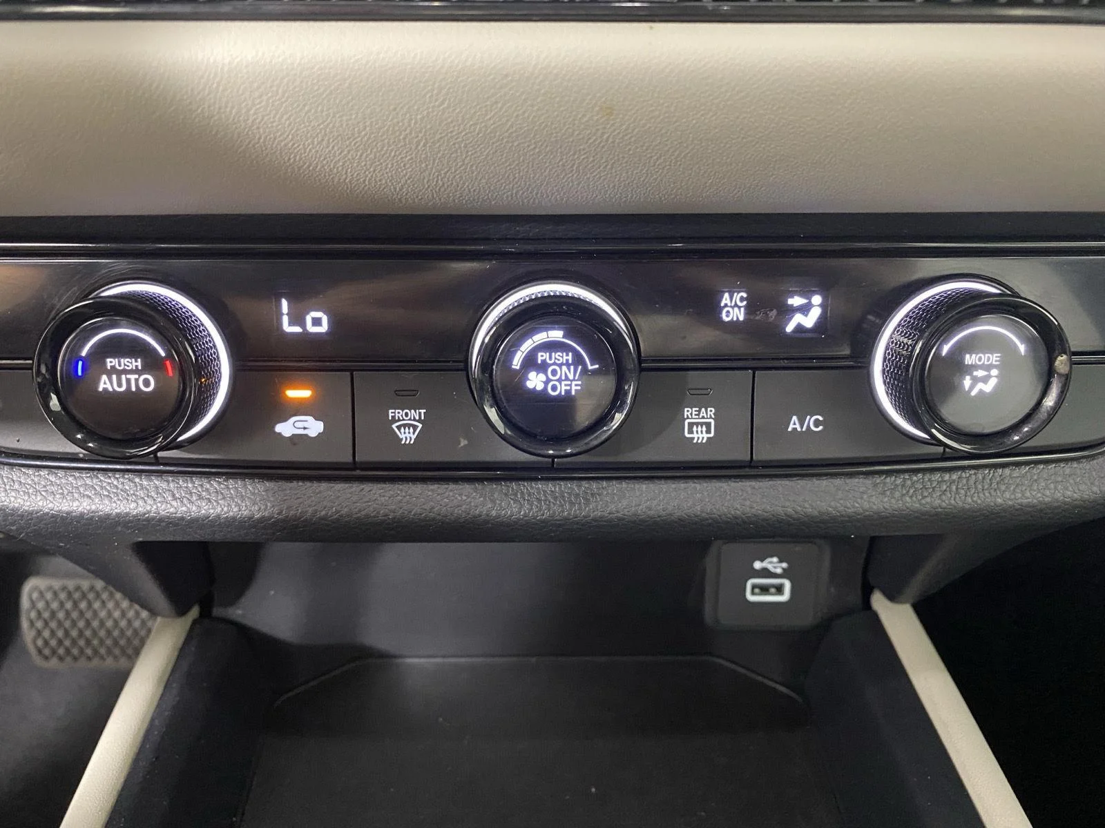 Used 2024 Lunar Silver Metallic Honda LX image 22