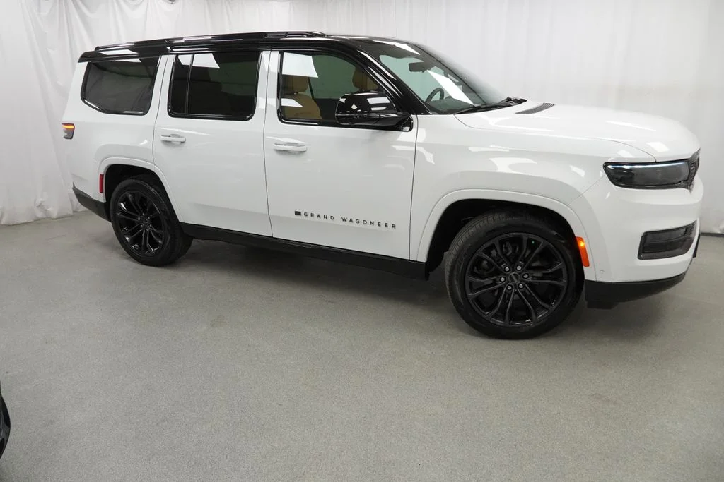 Used 2024 White Jeep Series III image 10