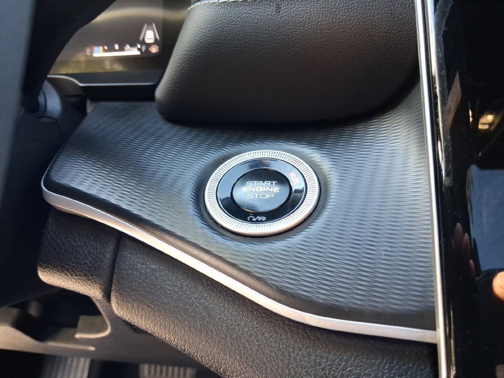 Used 2024 Gray Jeep Altitude X image 24