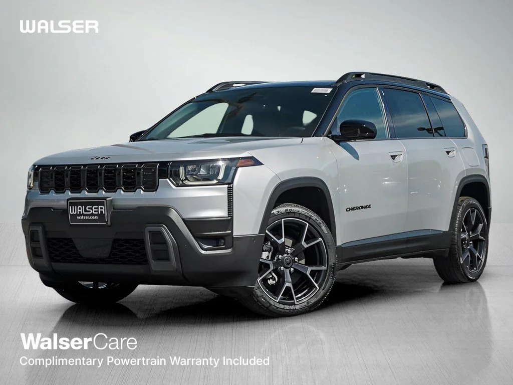 New 2026 Silver Zynith Clearcoat Jeep Overland image 1
