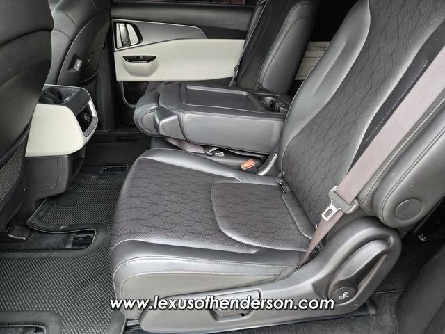 2024 Kia Carnival LX Seat Pkg - Photo 11