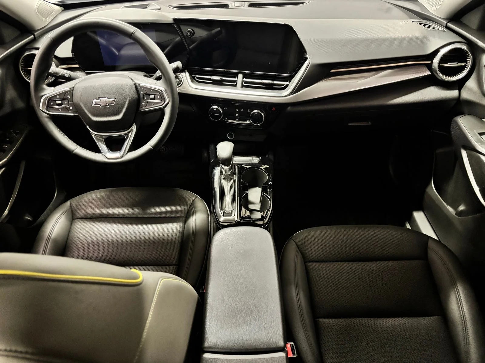 Used 2025 White Chevrolet ACTIV image 12