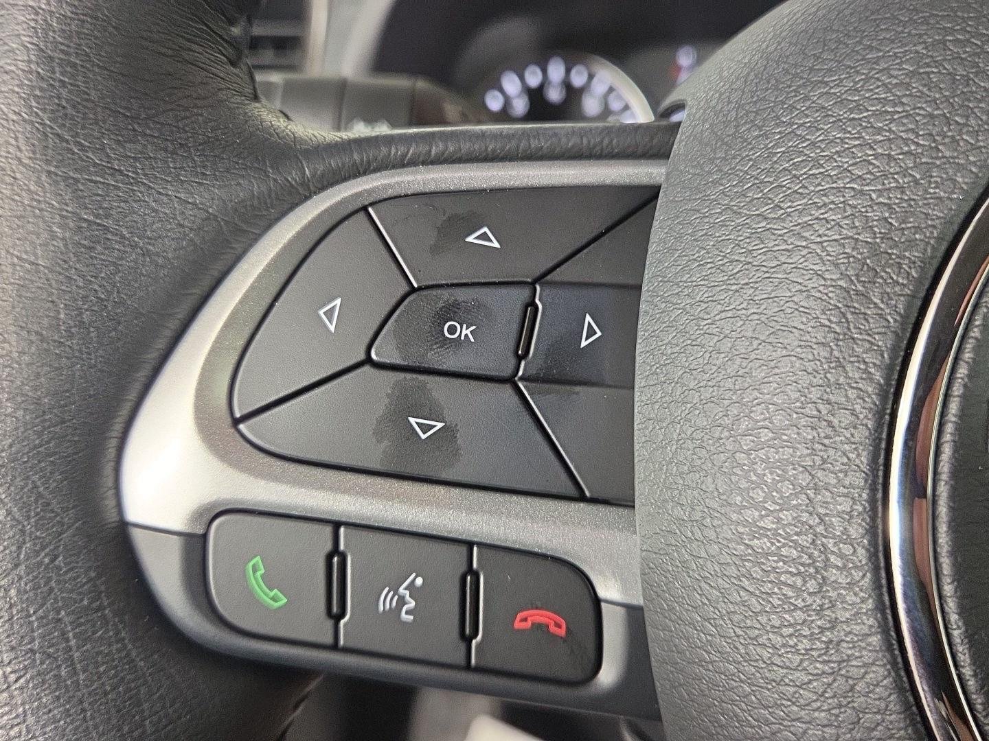 Used 2023 Graphite Gray Jeep Latitude image 19