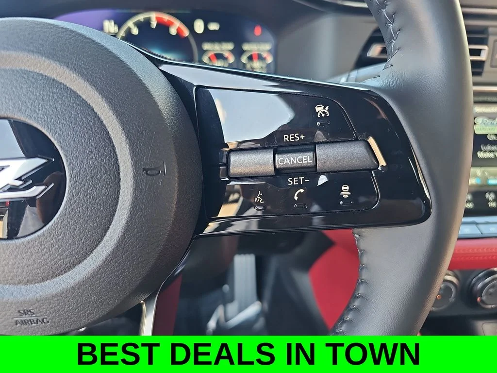 Used 2025 White Nissan Performance image 17