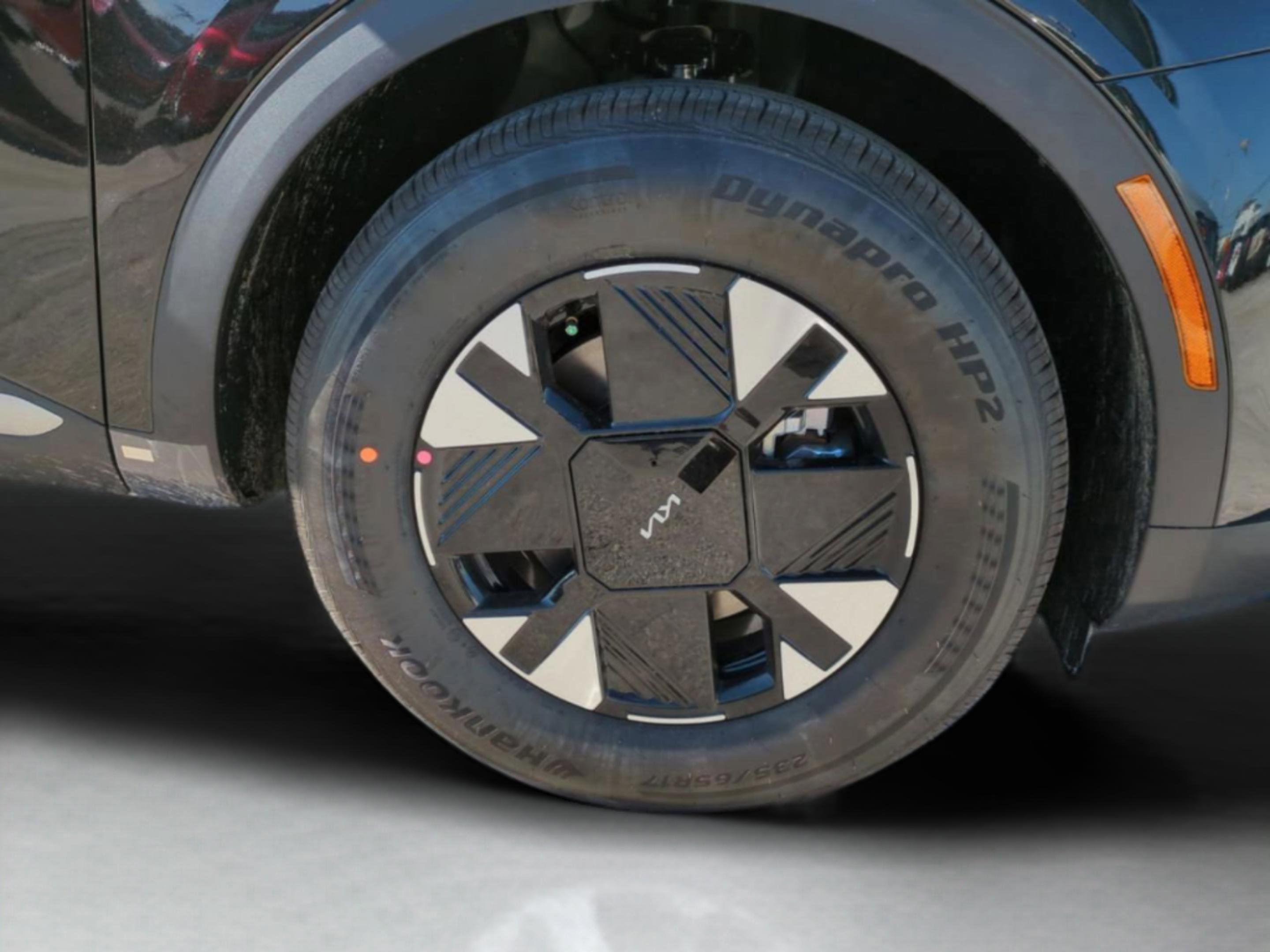 New 2026 Fusion Black Kia LX image 12