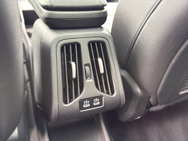 Used 2023 Green BMW xDrive28i image 29