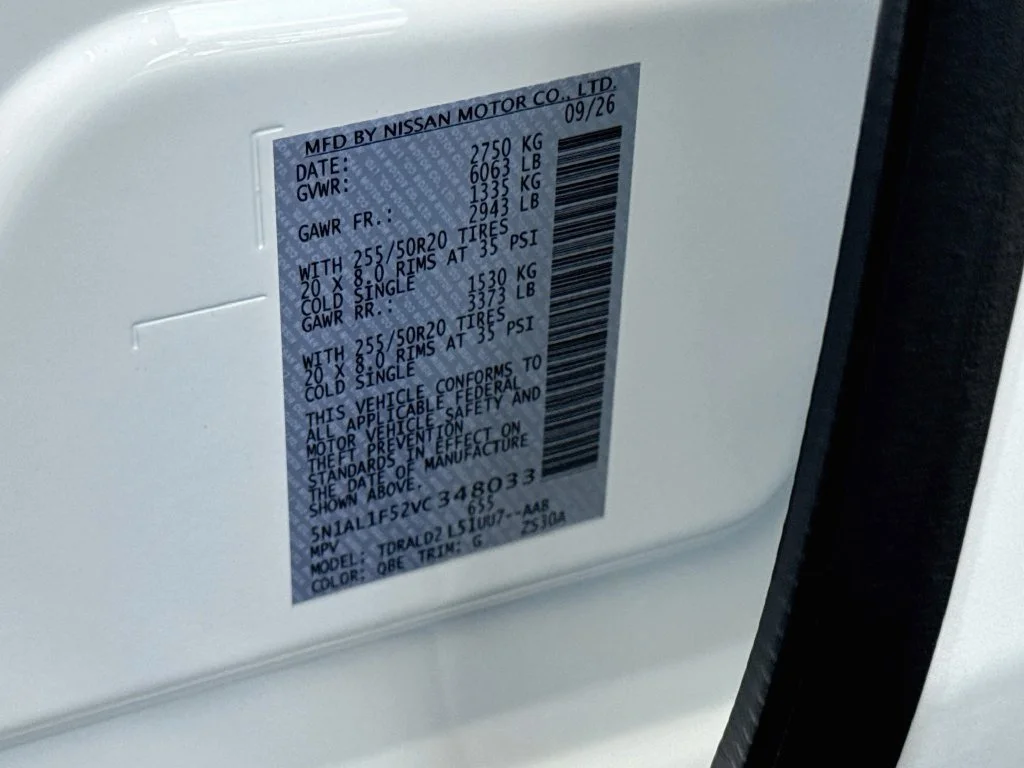 New 2027 White INFINITI LUXE image 35