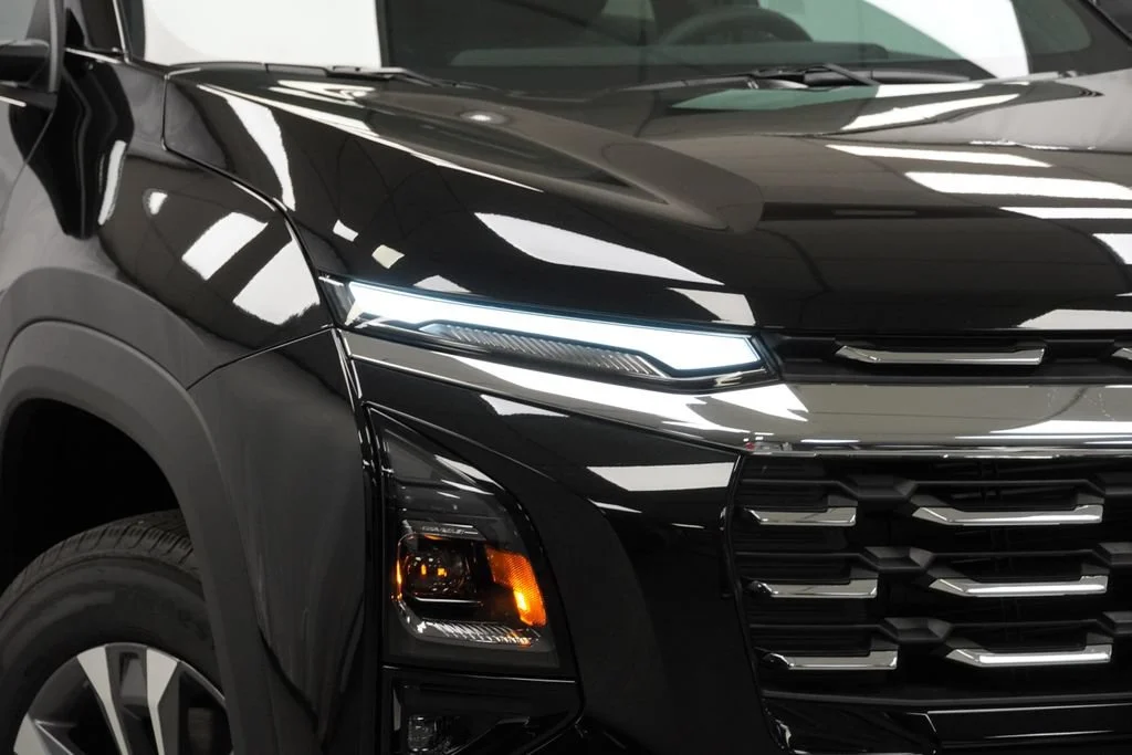 New 2026 Mosaic Black Metallic Chevrolet LT image 30