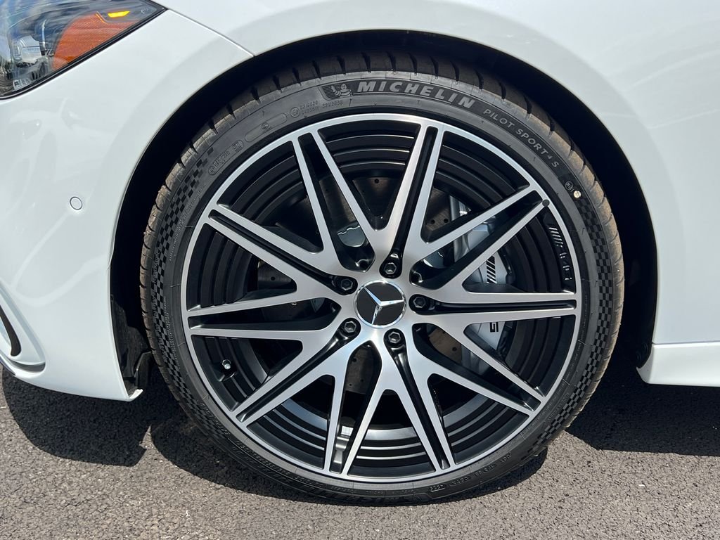 New 2026 MANUFAKTUR Moonlight White Metallic Mercedes-Benz AMG® C 43 4MATIC Sedan image 33