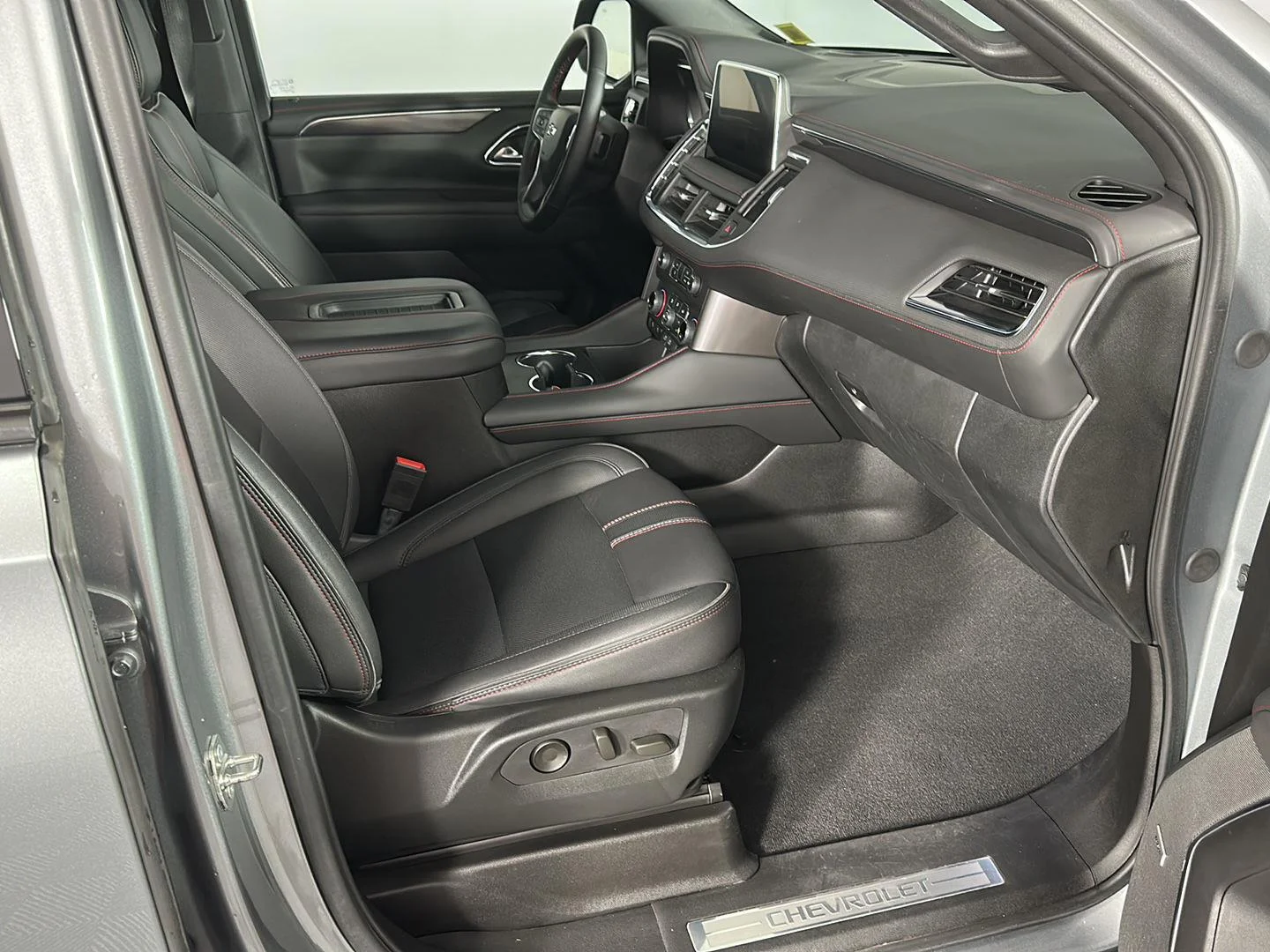 Used 2023 Sterling Gray Metallic Chevrolet RST image 6