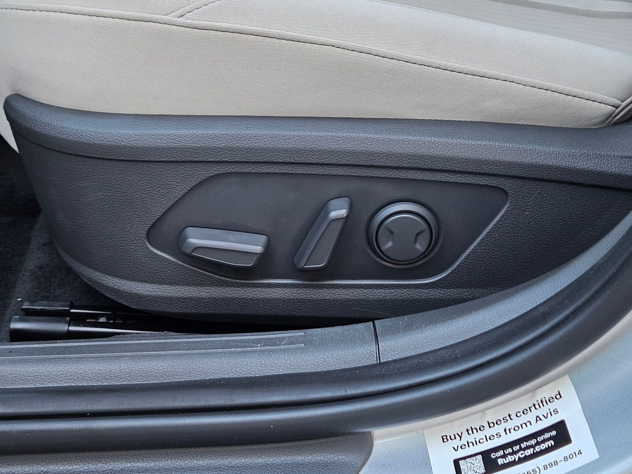 Used 2025 Aero Silver Hyundai SEL image 20