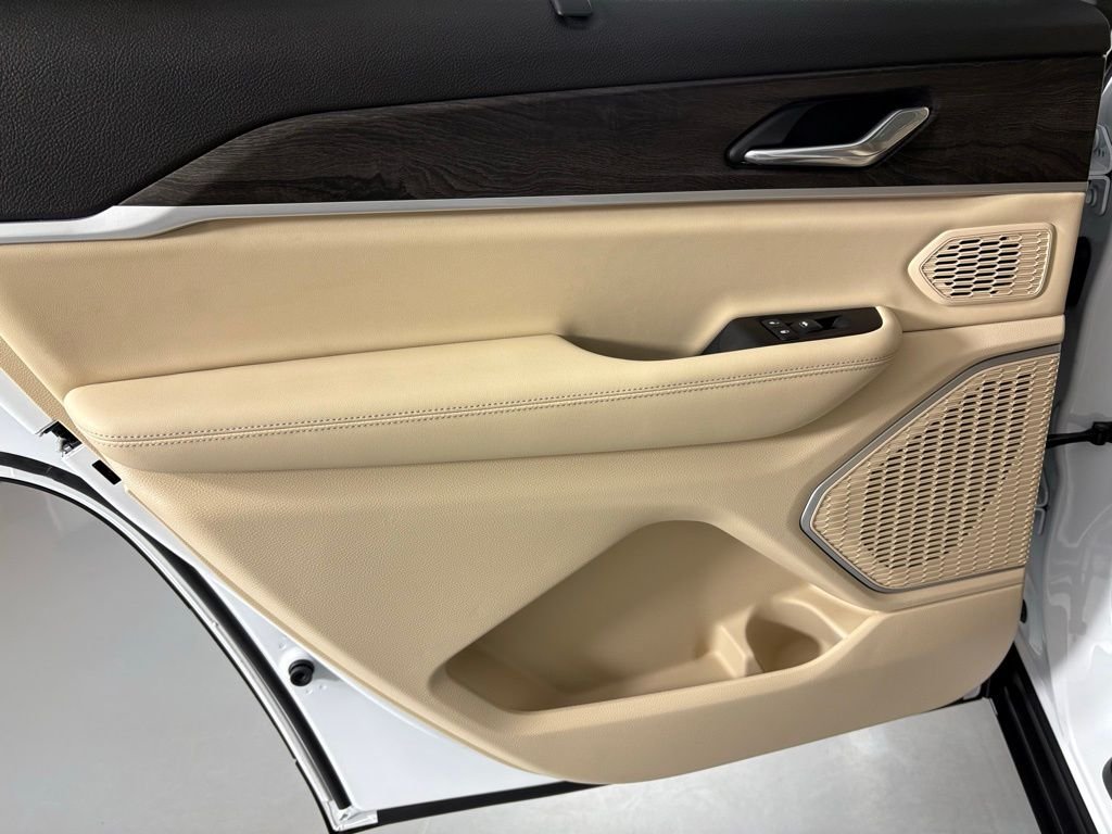 2025 Jeep Grand Cherokee L Limited - Photo 37