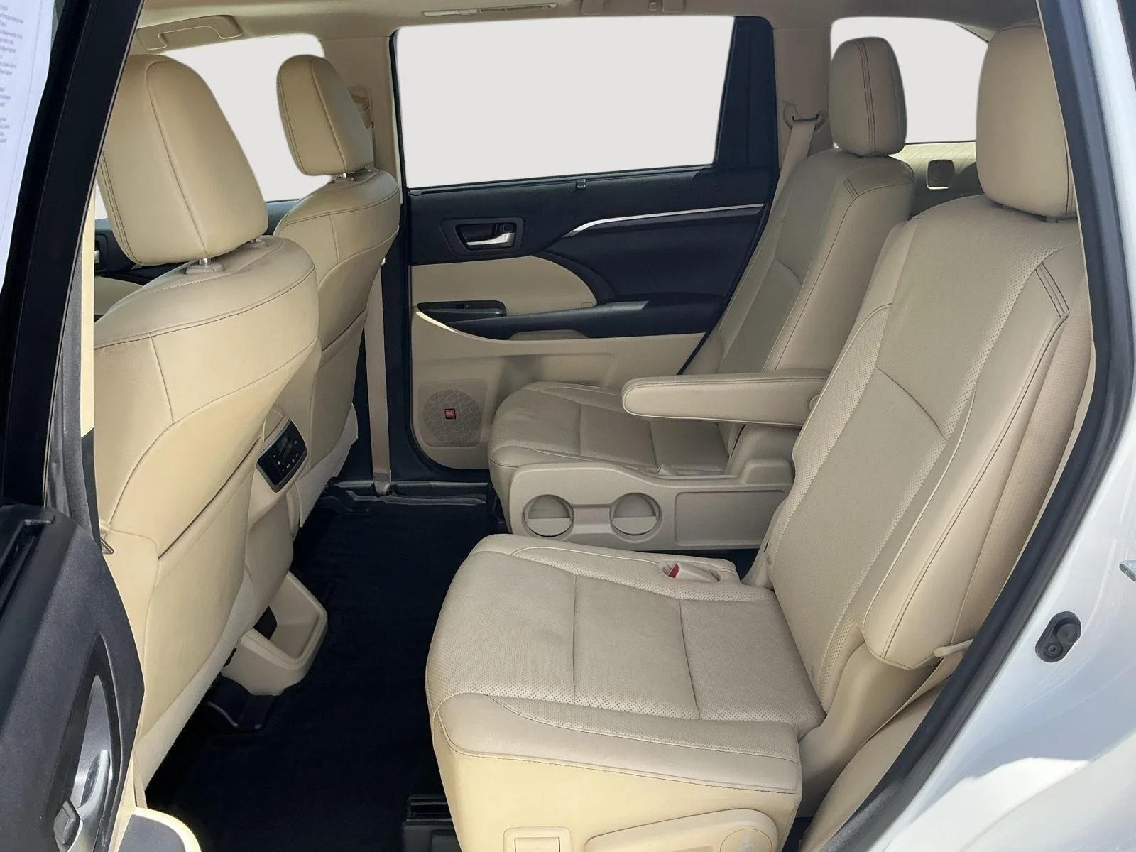 Used 2016 Blizzard Pearl TOYOTA Limited image 10
