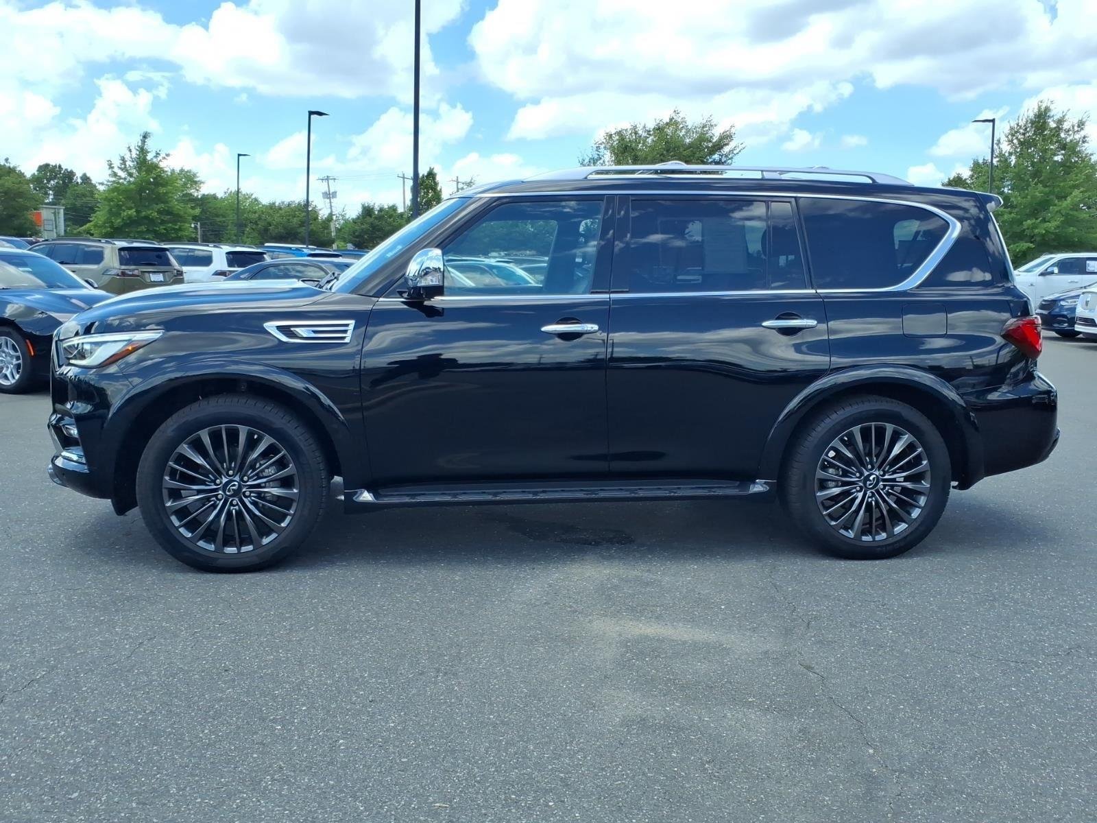 Used 2023 Black Obsidian INFINITI PREM image 3
