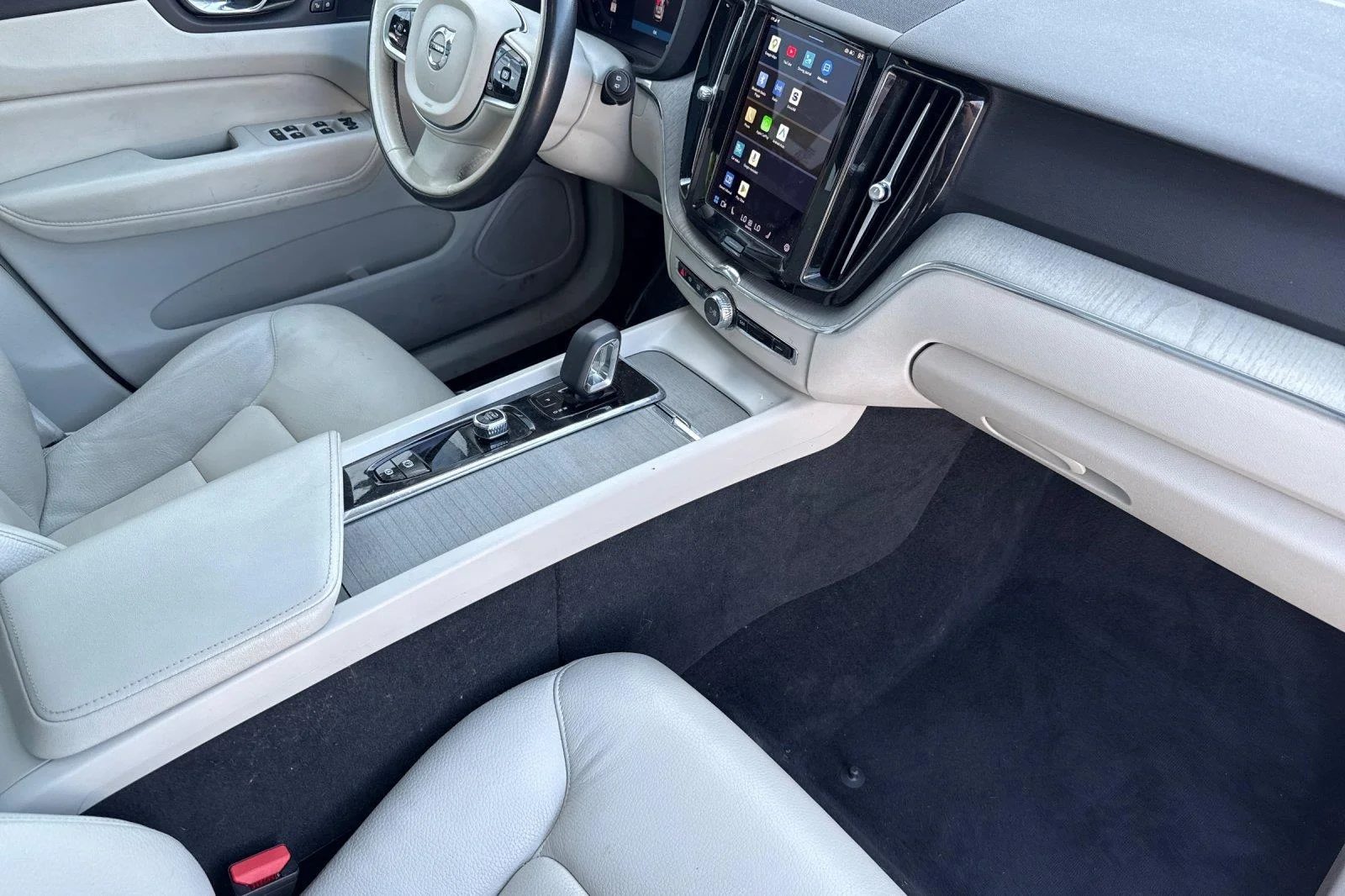 Used 2023 Silver Dawn Metallic Volvo Plus Dark Theme image 16
