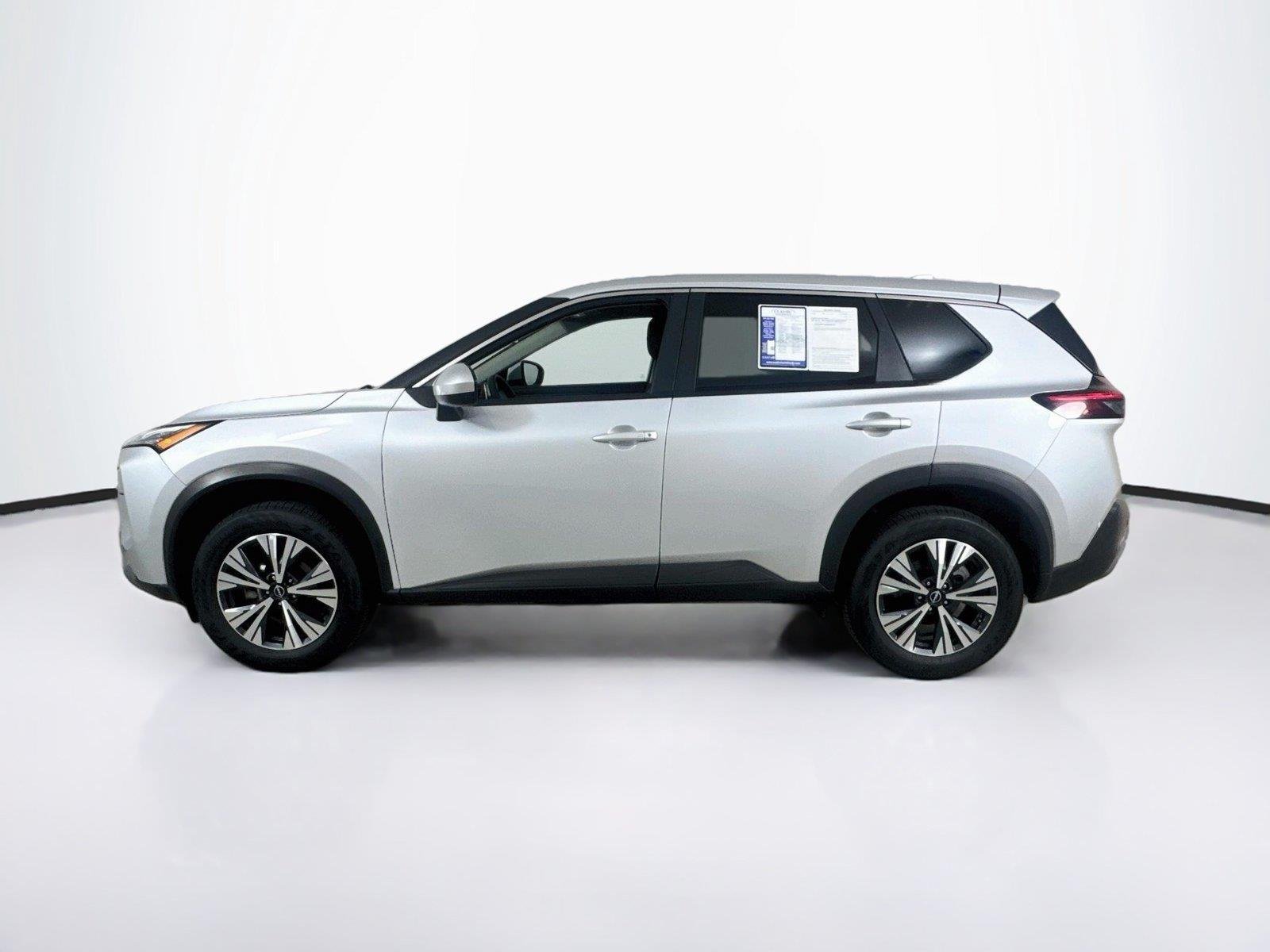 Used 2023 Super Black Nissan SV image 3