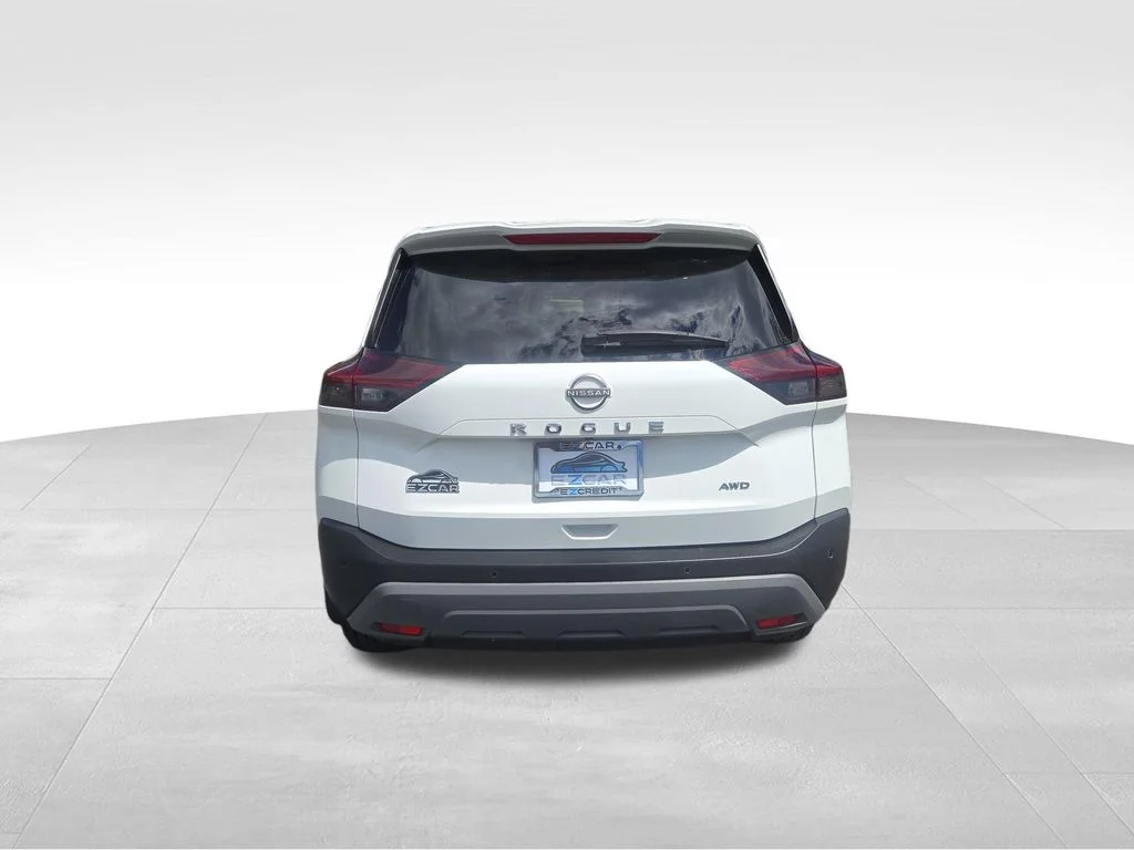 Used 2023 White Nissan S image 12