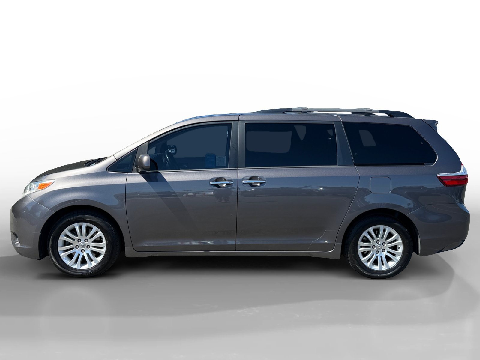 Used 2015 Predawn Gray Mica Toyota XLE image 2