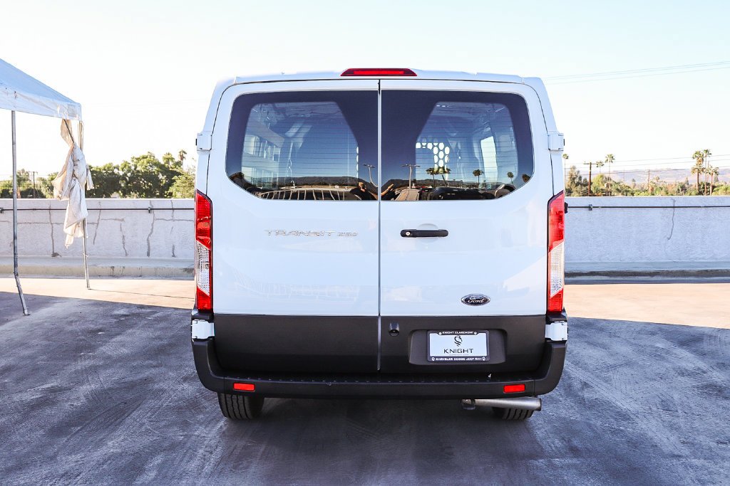 Used 2025 Oxford White Ford Base image 8