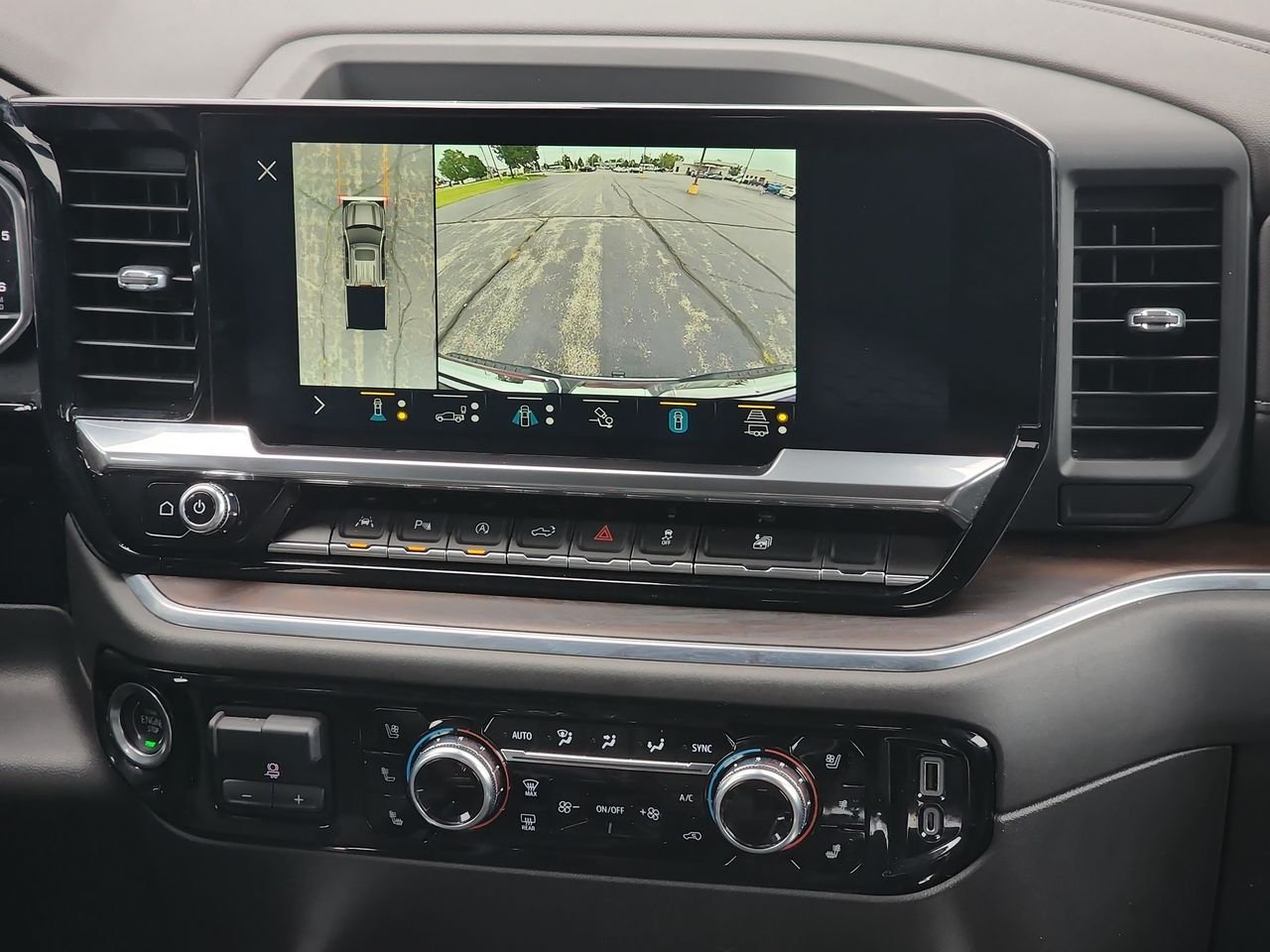 Used 2022 Blue GMC SLT image 16