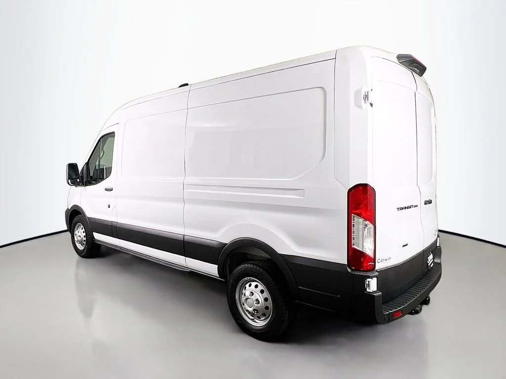 New 2026 Oxford White Ford Base image 10