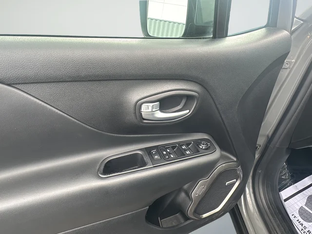 Used 2020 Gray Jeep Limited image 24