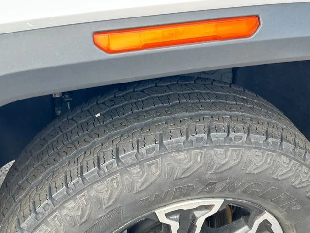 Used 2023 White GMC AT4 image 14