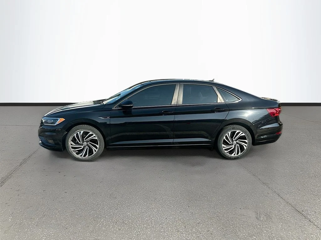 Used 2021 Black Volkswagen SEL Premium image 4