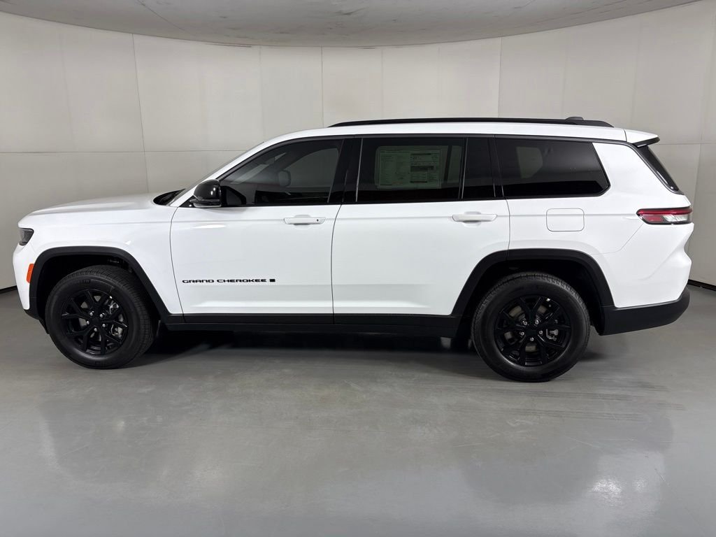 New 2026 Bright White Clear-Coat Exterior Paint Jeep Altitude image 5