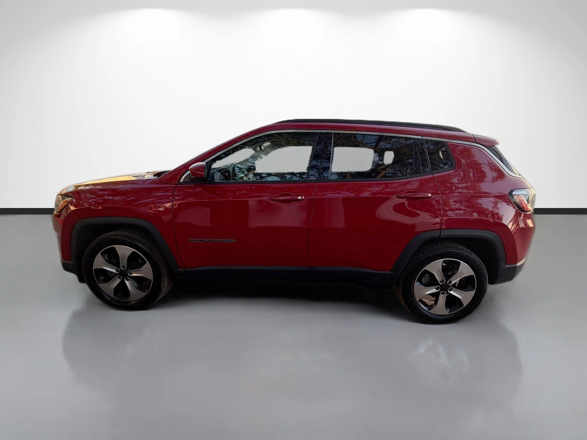 Used 2018 Redline Pearlcoat Jeep Latitude image 6