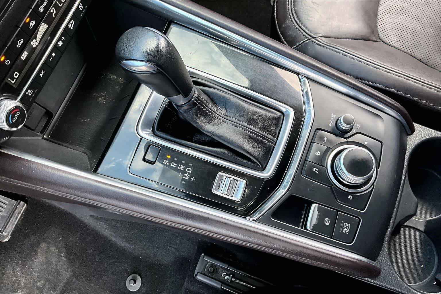 Used 2019 Snowflake White Pearl Mica Mazda Signature image 17