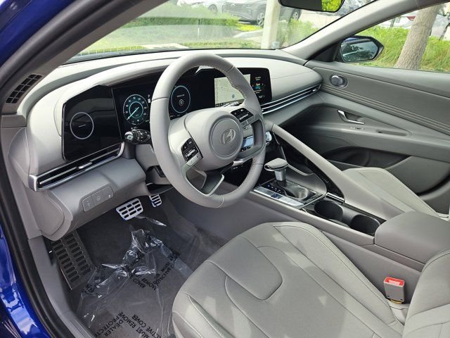 2025 Hyundai Elantra Blue - Photo 13