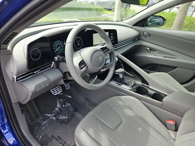 2025 Hyundai Elantra Blue - Photo 13