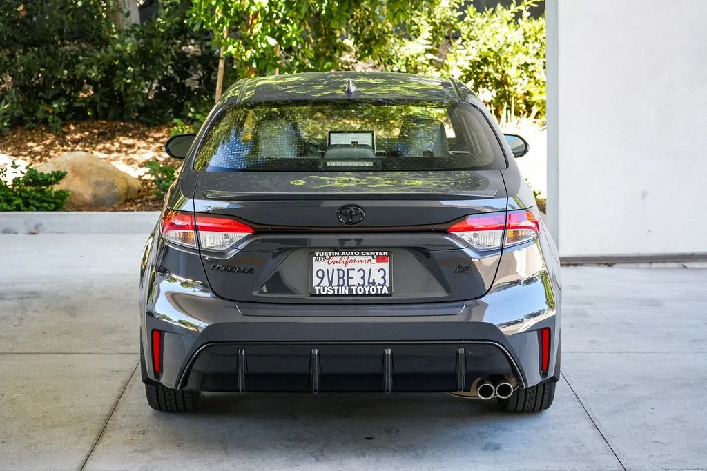 Used 2025 Gray Toyota SE image 5