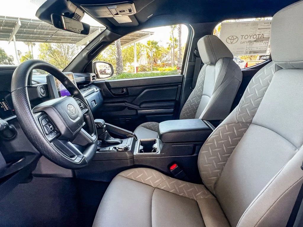 2026 Toyota Tacoma SR5 - Photo 16