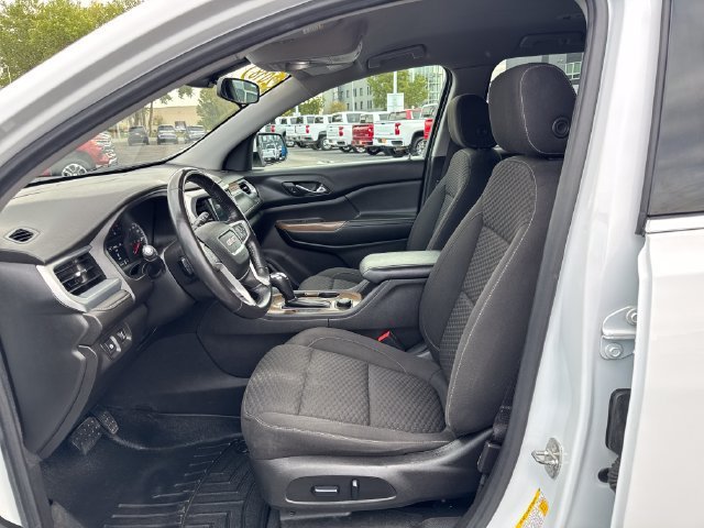 Used 2018 SUMMIT WHITE GMC SLE image 9