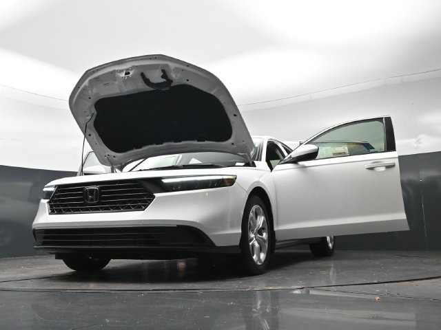 New 2026 Platinum White Pearl Honda LX image 34