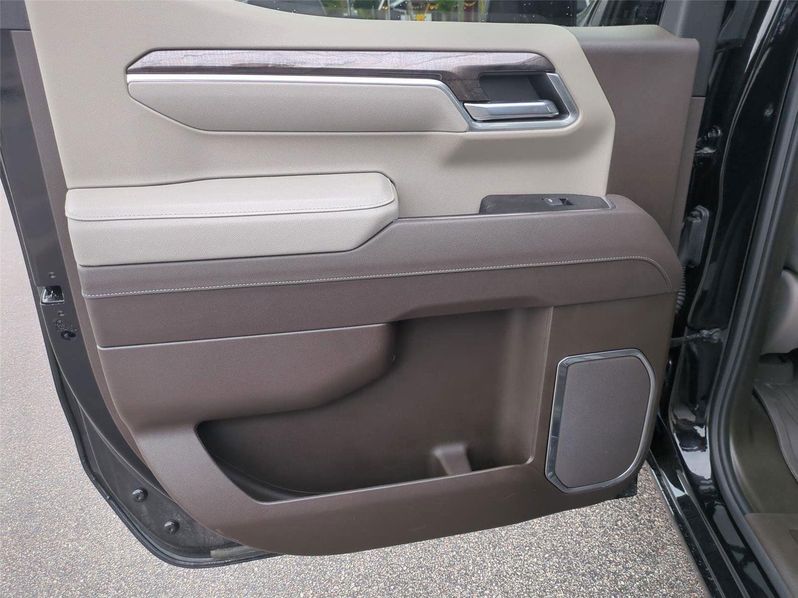 Used 2026 Black Chevrolet LTZ image 33