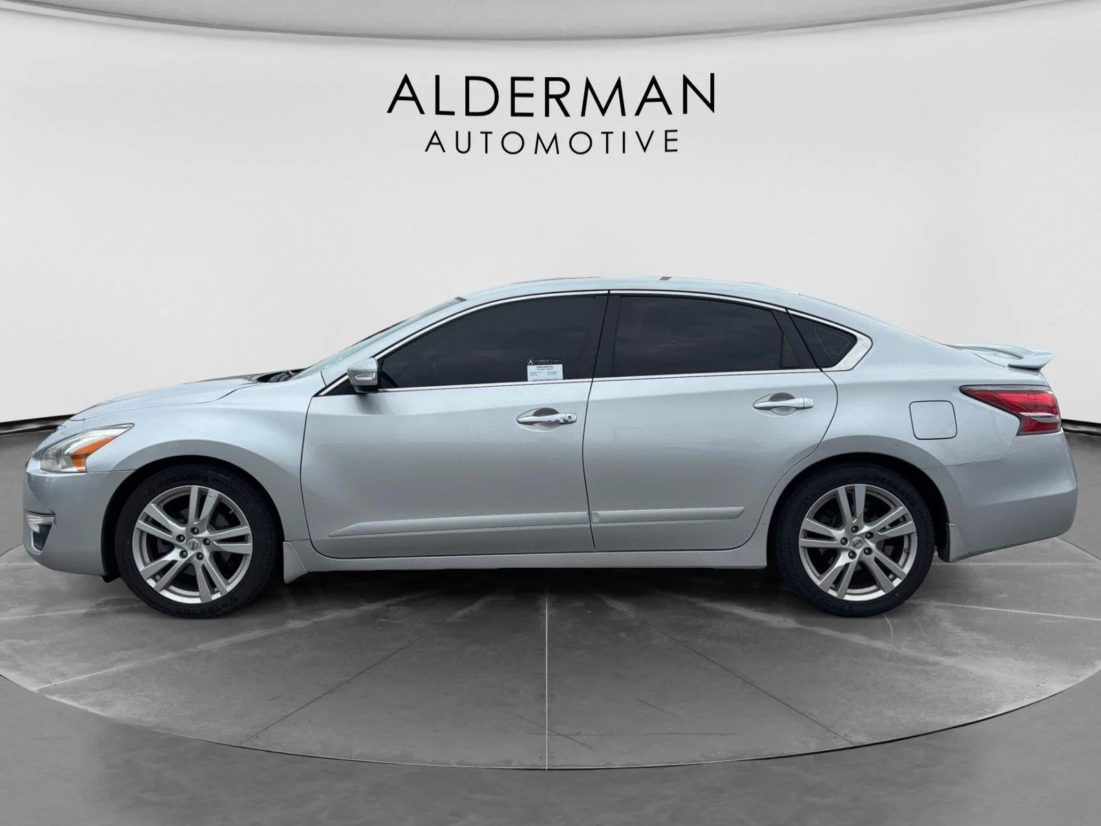 Used 2015 Brilliant Silver Nissan 3.5 SL image 2