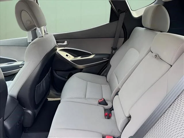 Used 2016 White Hyundai 2.4 Base image 8