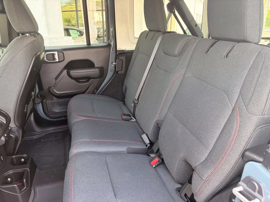 Used 2024  Jeep Rubicon image 16